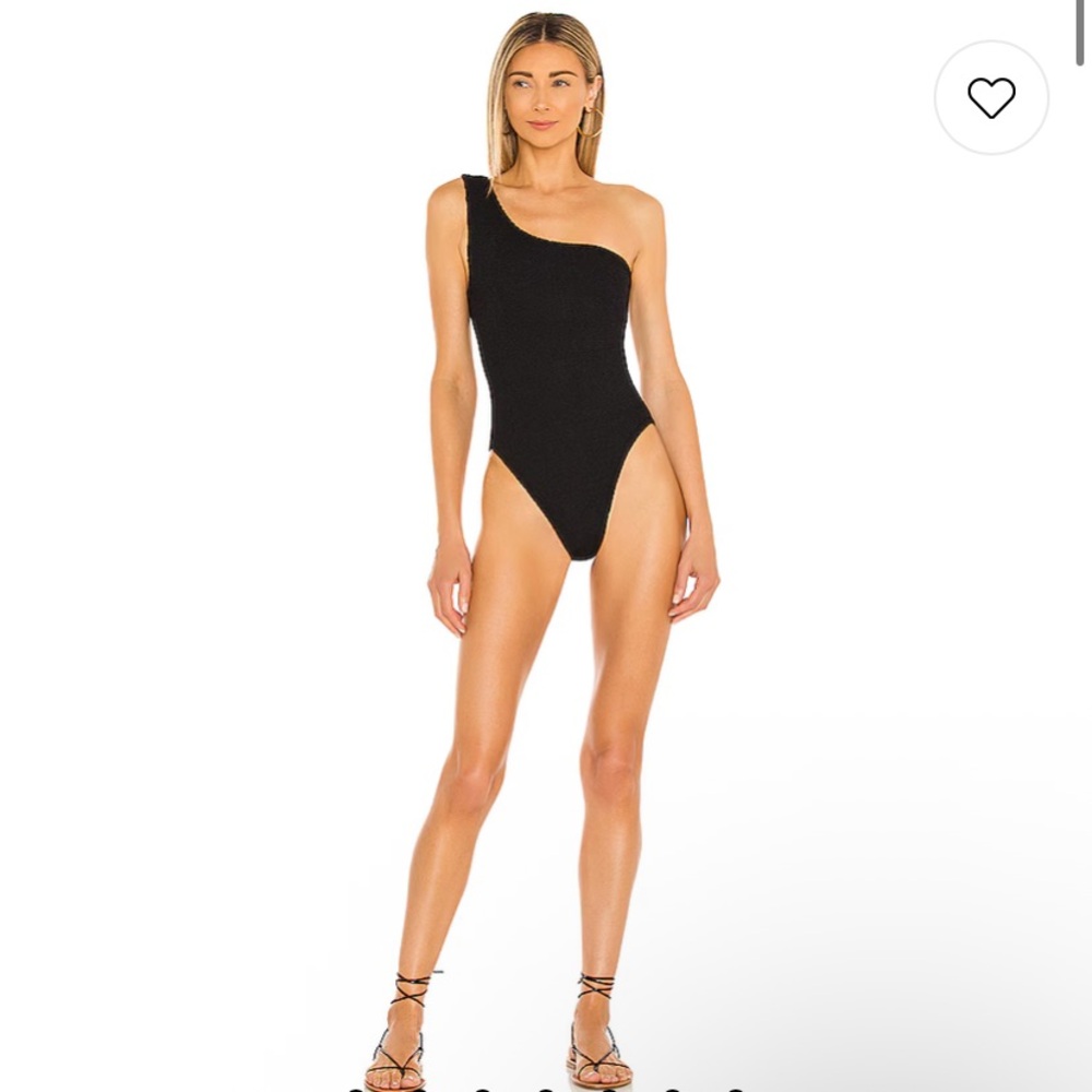 Hunza G Black One-Shoulder One Piece Swimwear